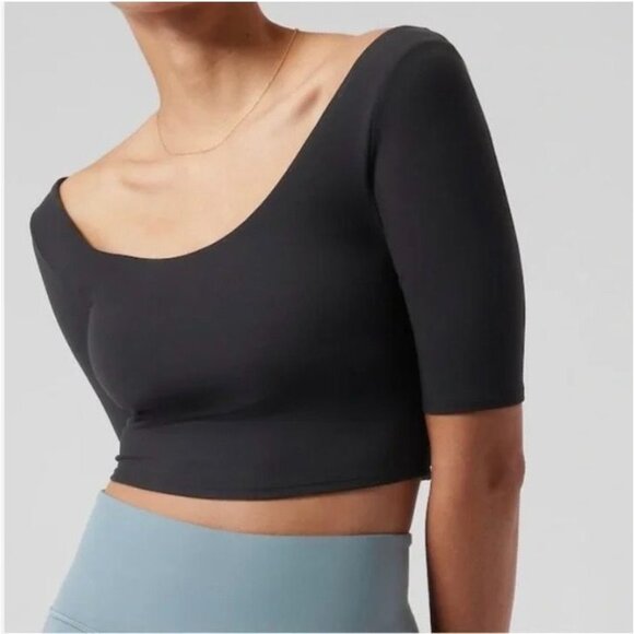 NWT Athleta Exhilarate Crop Top M Black Cropped Tee Top Active NEW A-C - Picture 1 of 8